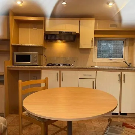 Bungalow A *